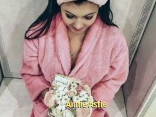 Annie_Astie