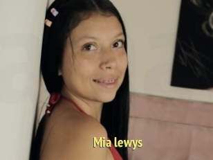 Mia_lewys