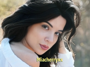 Miacherryxx