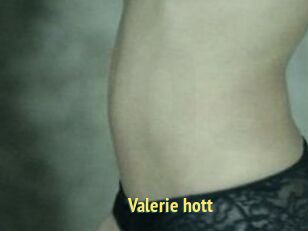 Valerie_hott